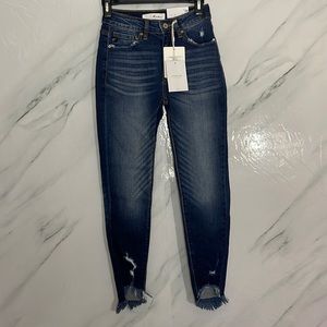 Kancan distressed cuff skinny dark wash size 24